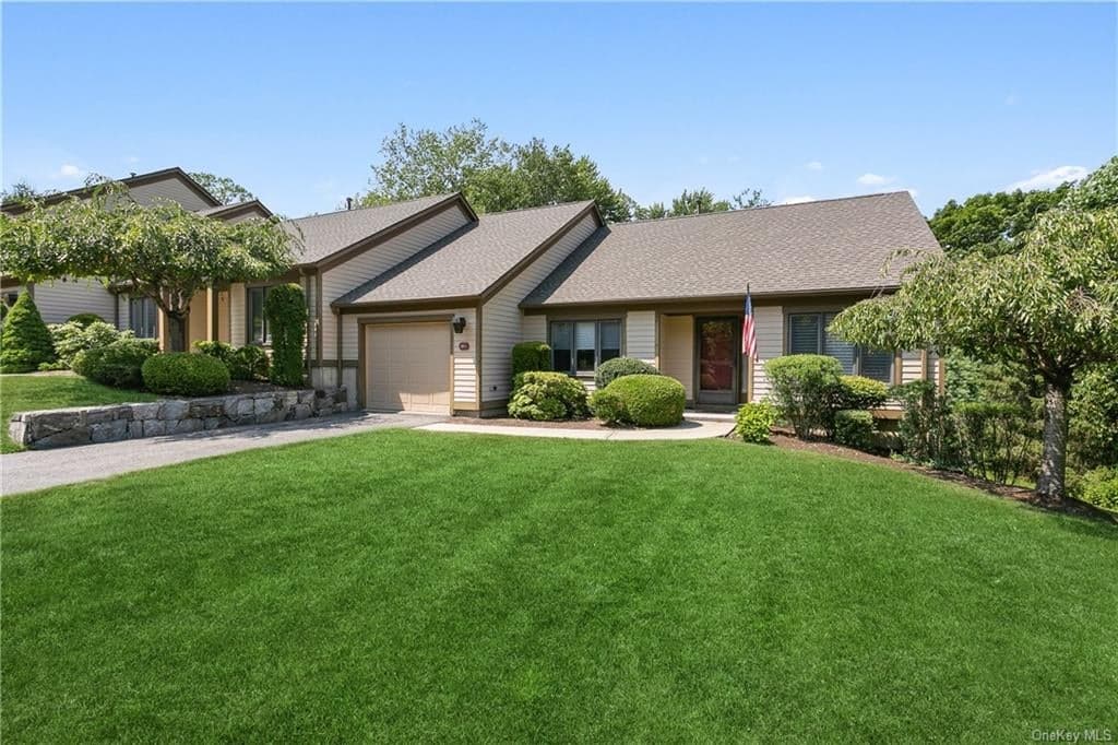 399 Heritage Hills Unit: C, Somers