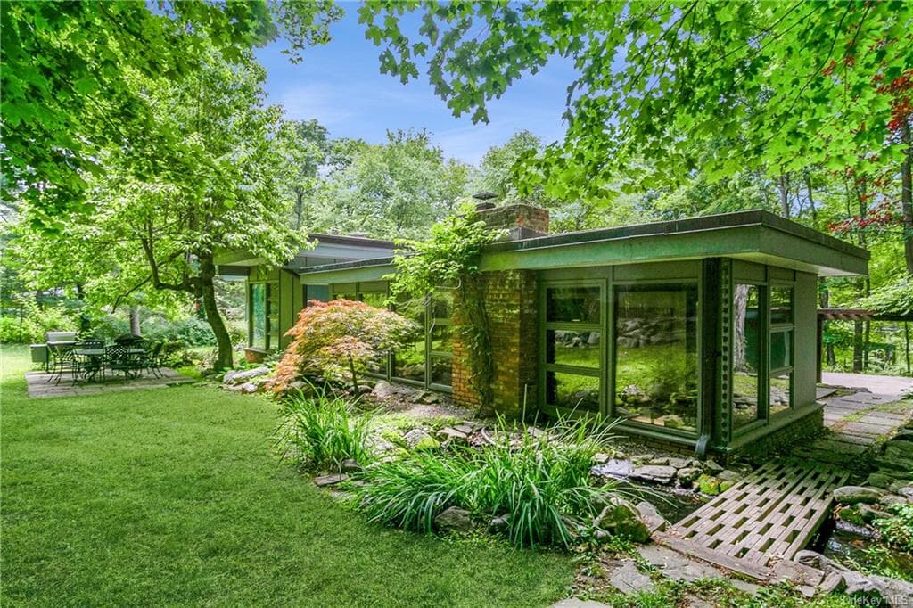 26 Taconic Road, Millwood