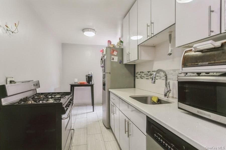 1475 Thieriot Avenue Unit: 4B, Bronx