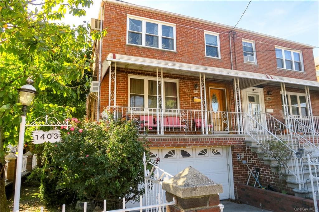 1403 Reed Place photo 1