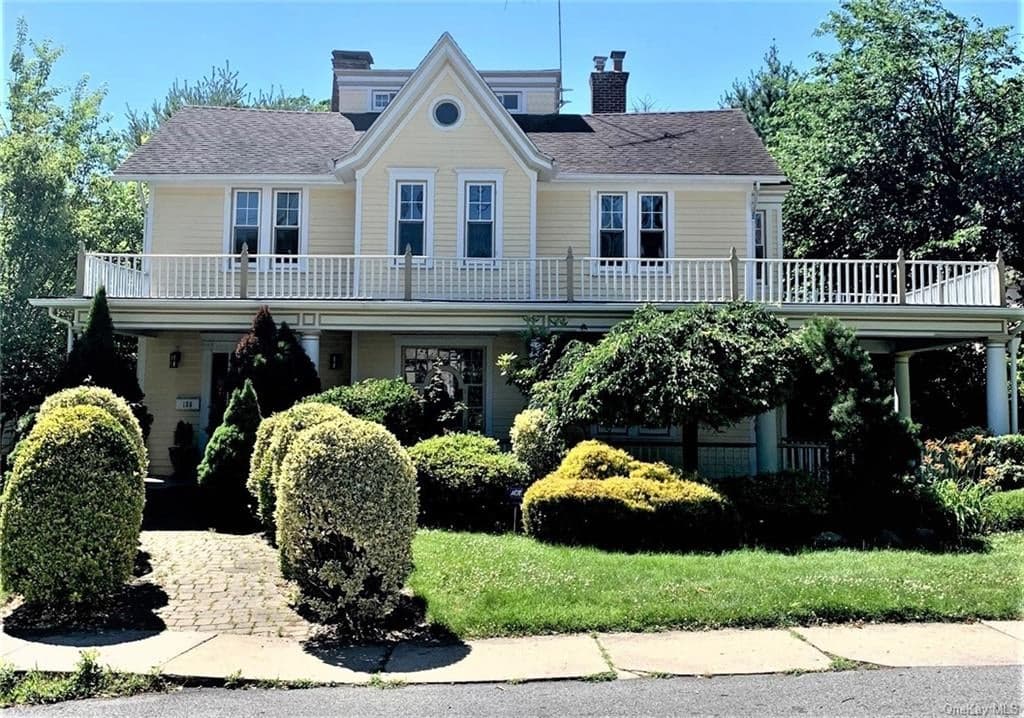 158 Sutton Manor Road photo 1