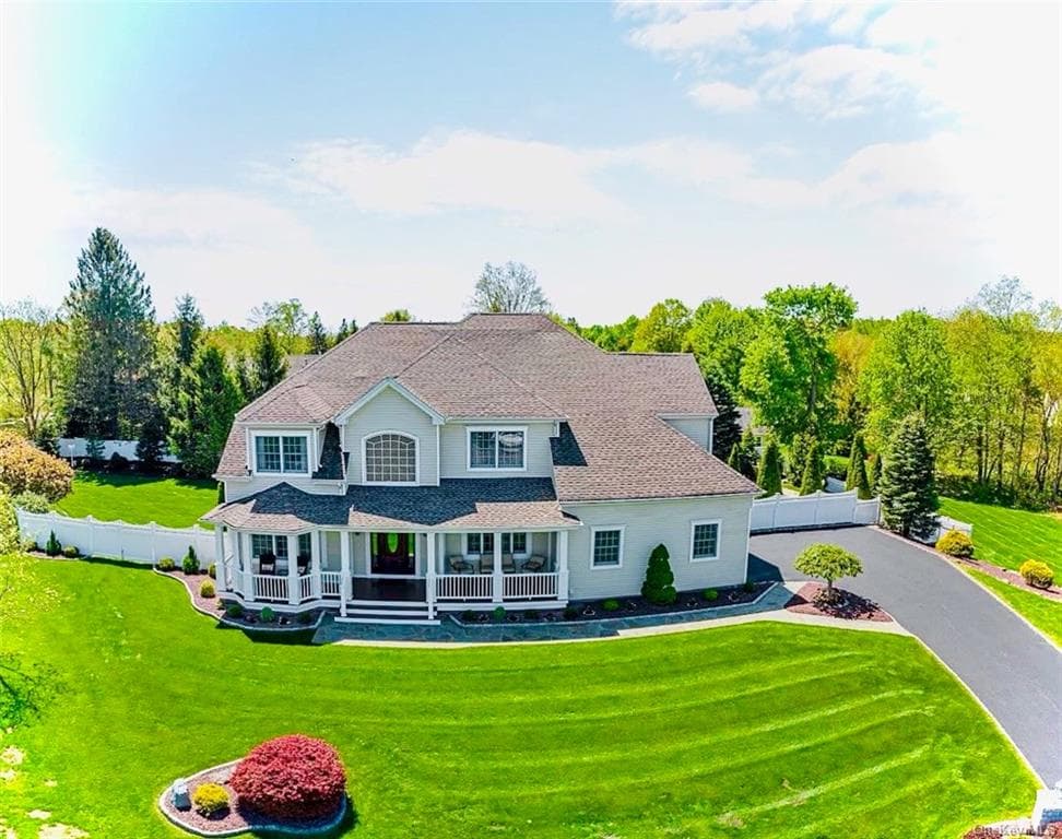 10 Bassett Court, Baldwin Place