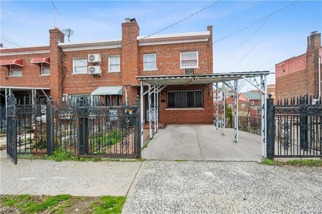 3526 Grace Avenue photo 1