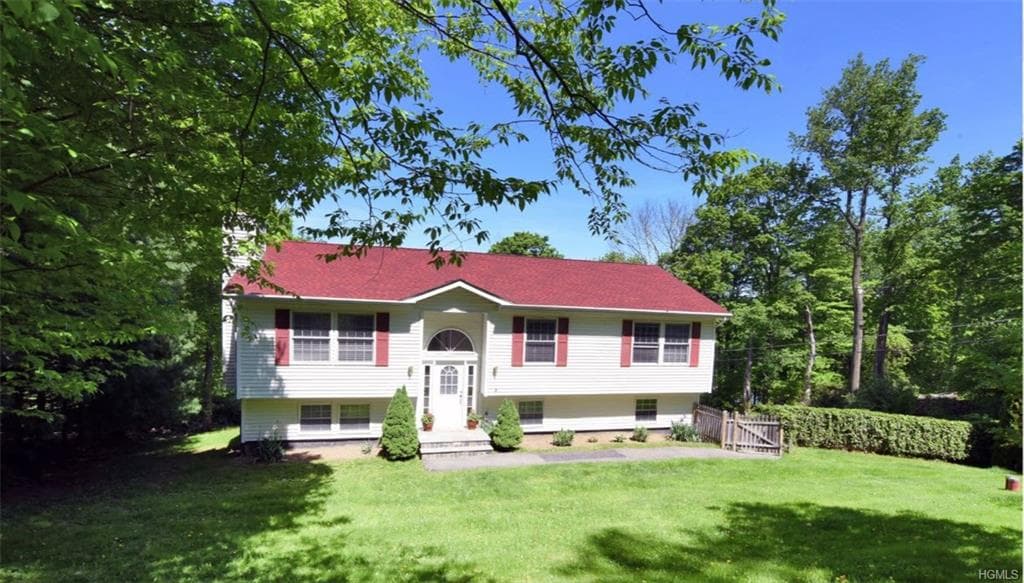 1 Birch Lane, Mahopac