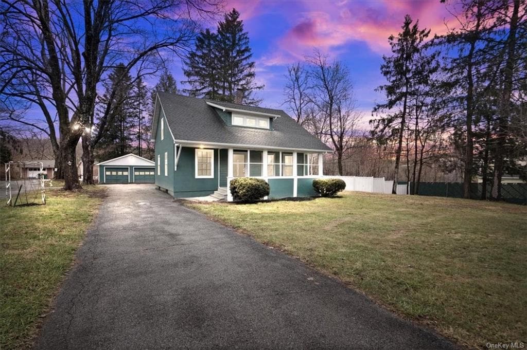 1693 Main Street, Pleasant Valley
