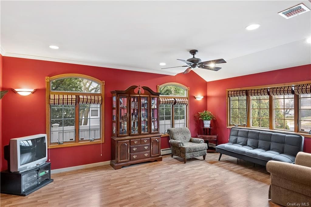 272 Rider Avenue photo 1