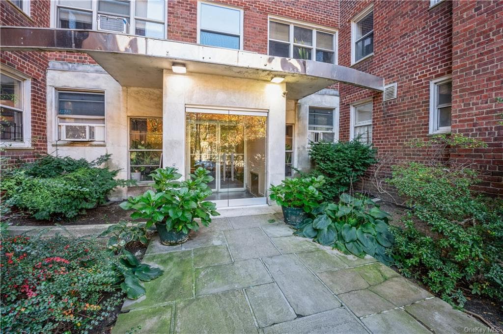 1234 Midland Avenue Unit: 4h, Bronxville