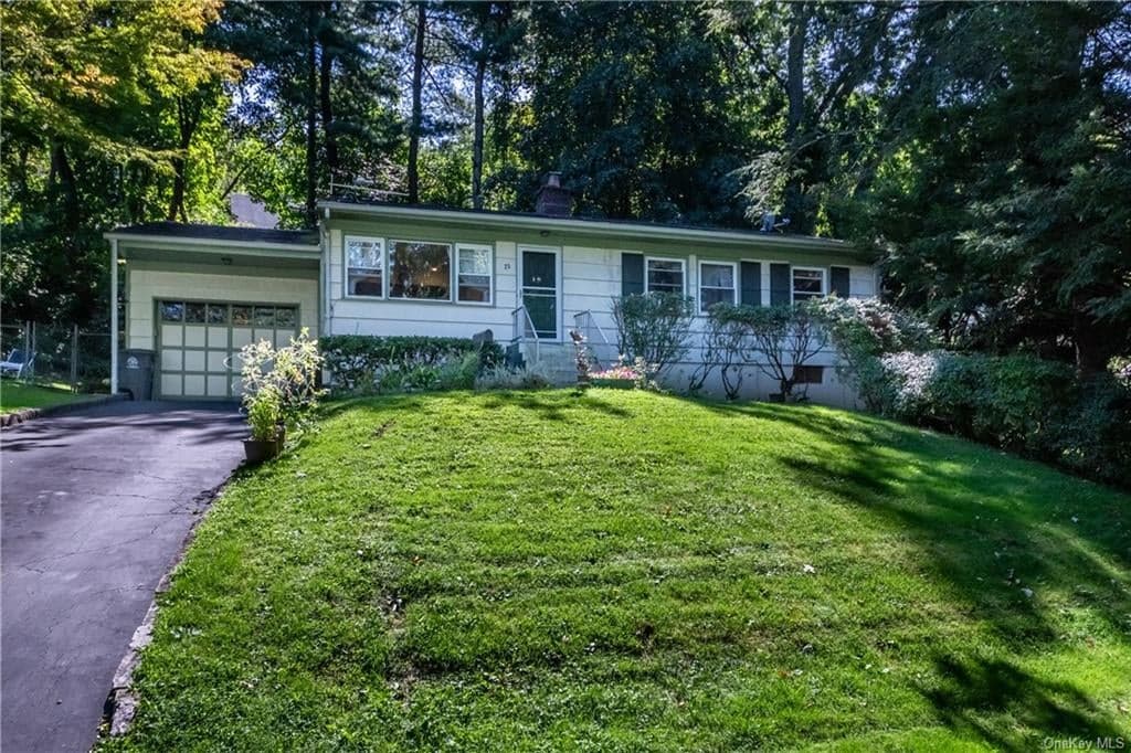 23 Walworth Terrace, White Plains