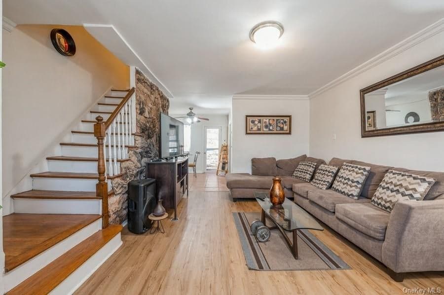 948 Gerard Avenue photo 1