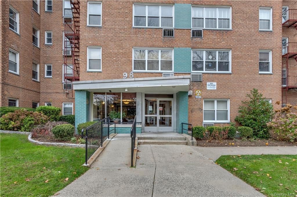 98 Dehaven Drive Unit: A1 photo 1