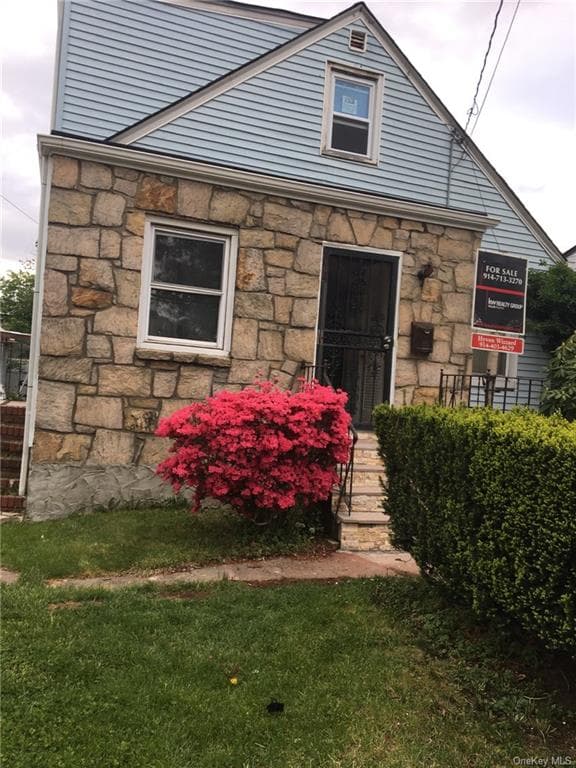 142 Pennsylvania Avenue, Roosevelt