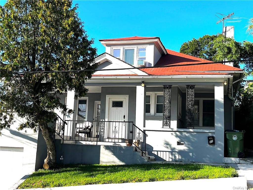 11 Benedict Avenue photo 1