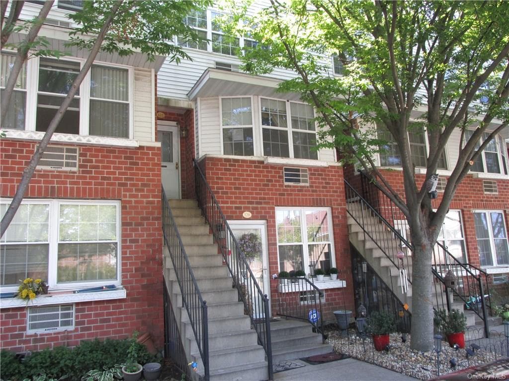 122 Sunset Boulevard Unit: 11122, Bronx