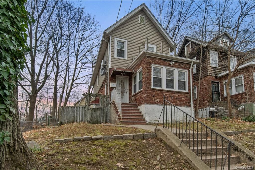 696 S 3rd Avenue photo 1