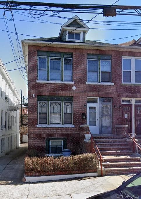 744 Noble Avenue Unit: B photo 1