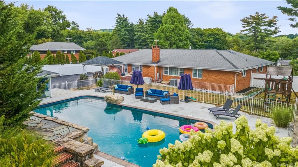 56 Willow Drive, Briarcliff Manor