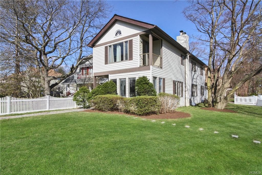 215 N Regent Street photo 1