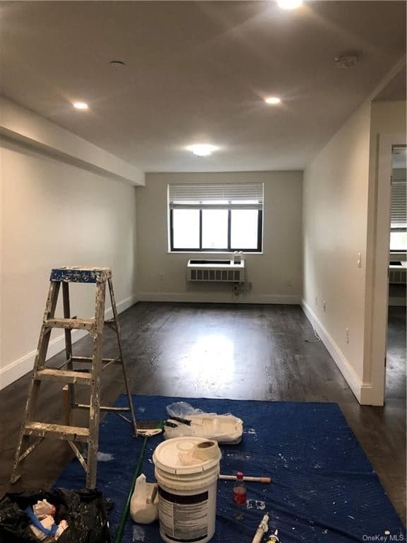524 E 236th Street Unit: 2A photo 1