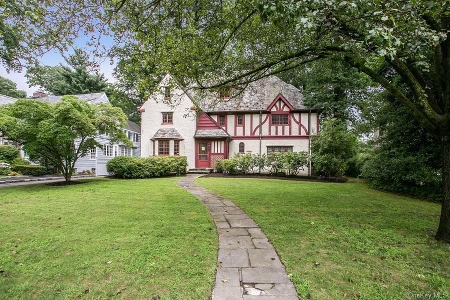 158 Brite Avenue, Scarsdale