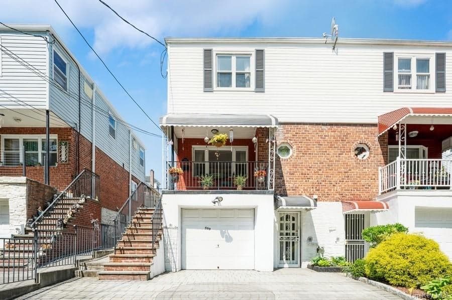 599 Bronx River Road photo 1