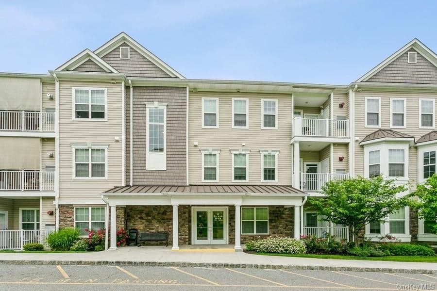 2 Blair Heights Unit: 3334, Carmel