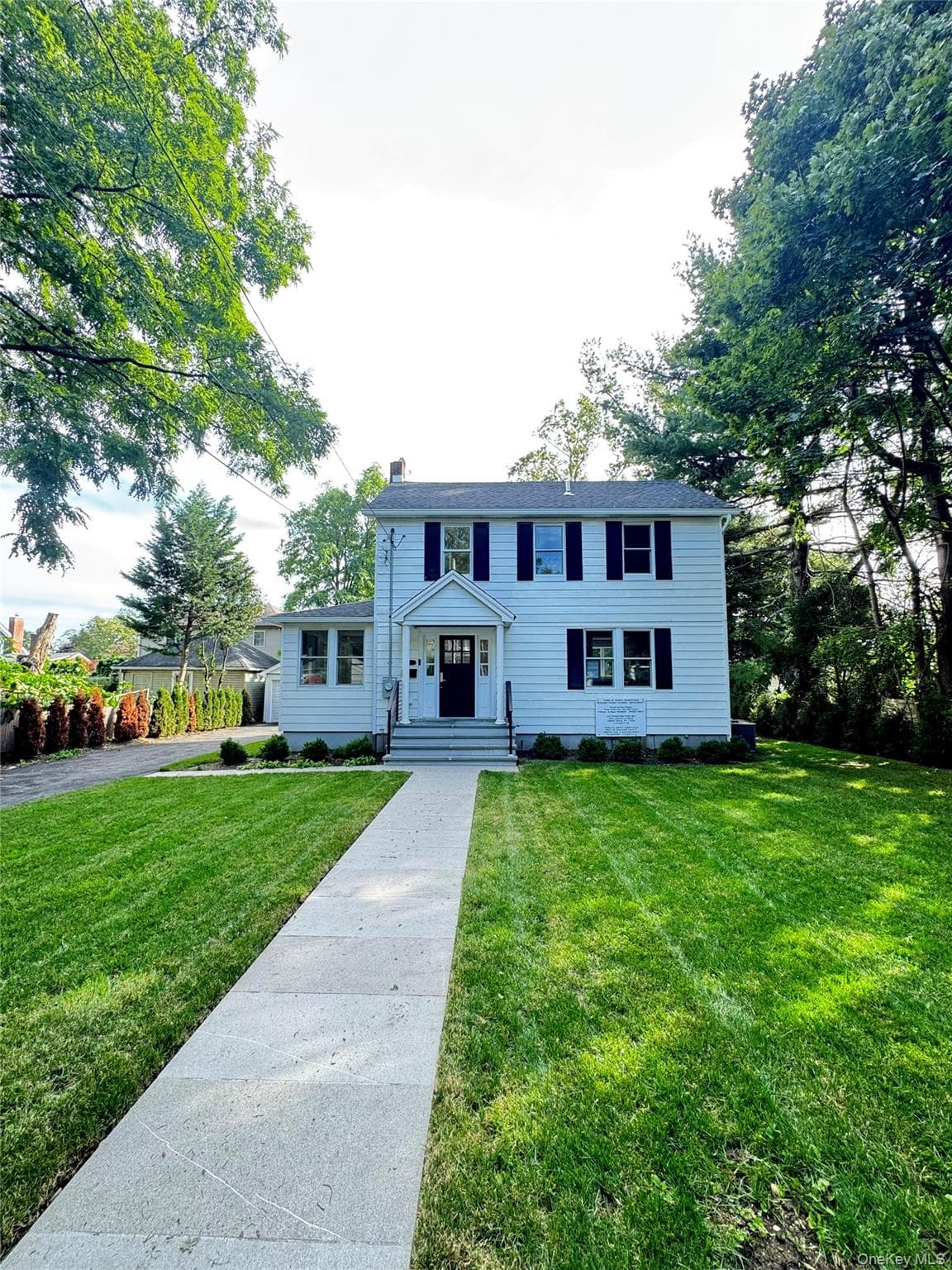 118 Willow Street, Roslyn Heights