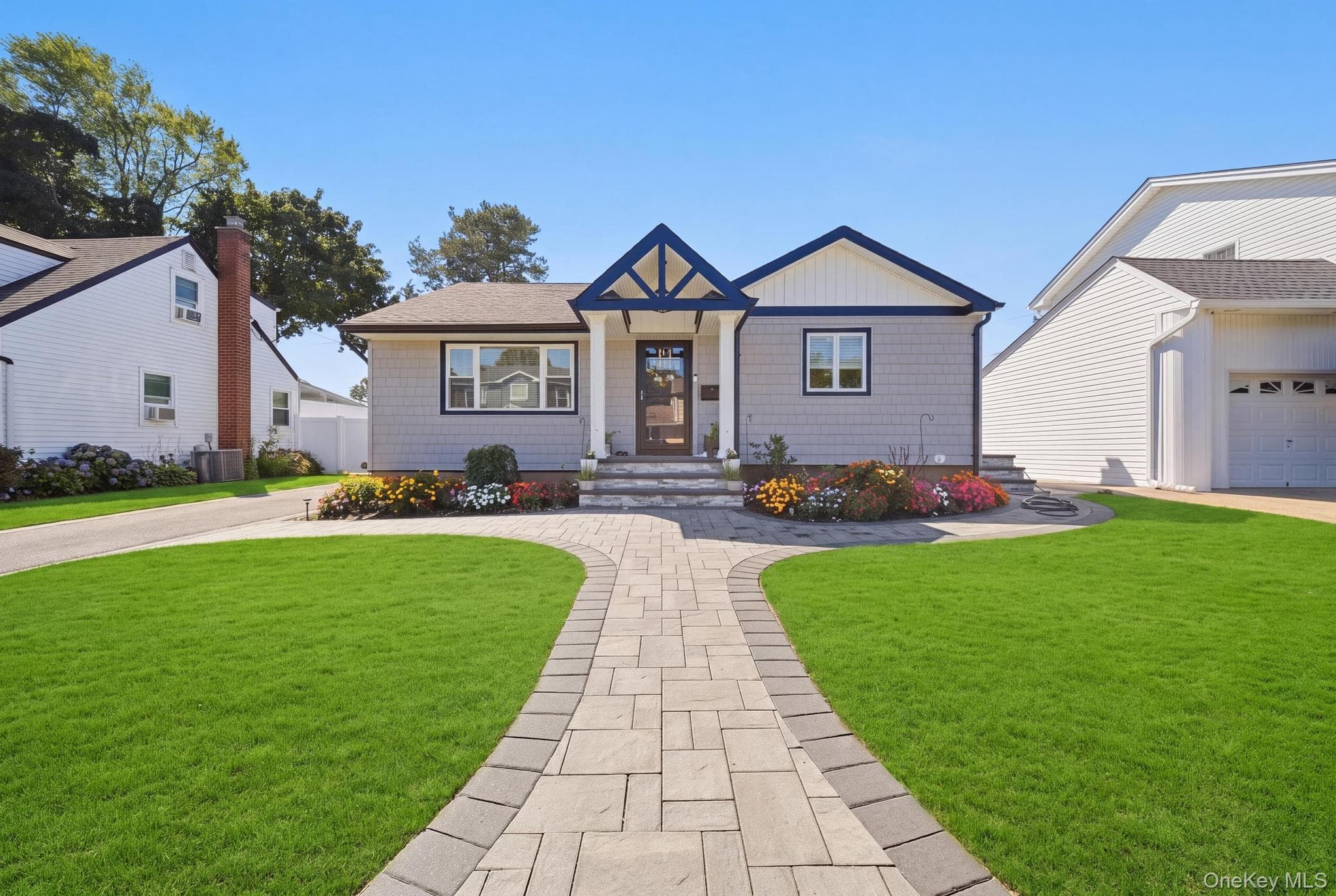 18 Devon Road, Bethpage