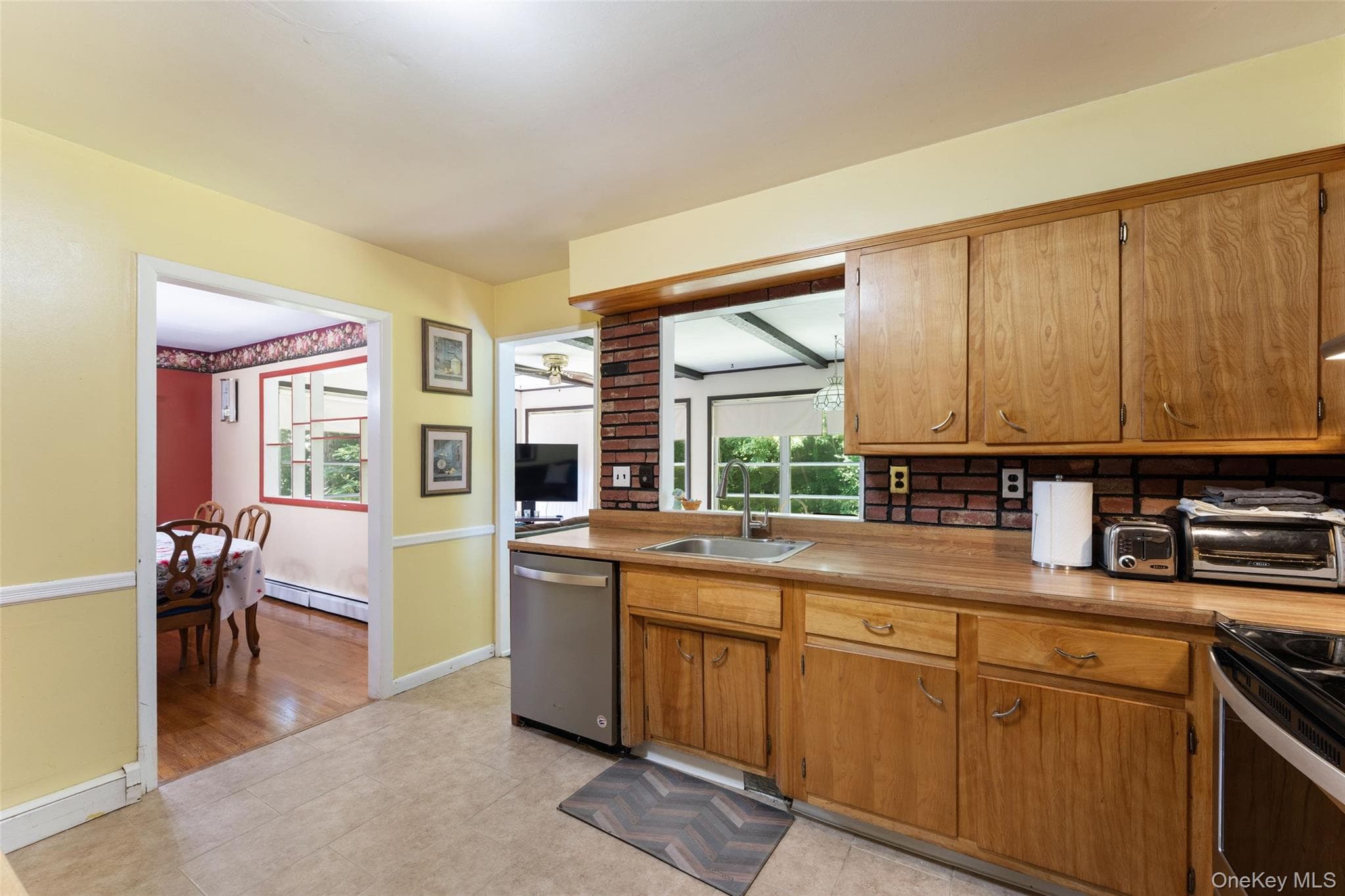 182 Geymer Drive thumbnail 11