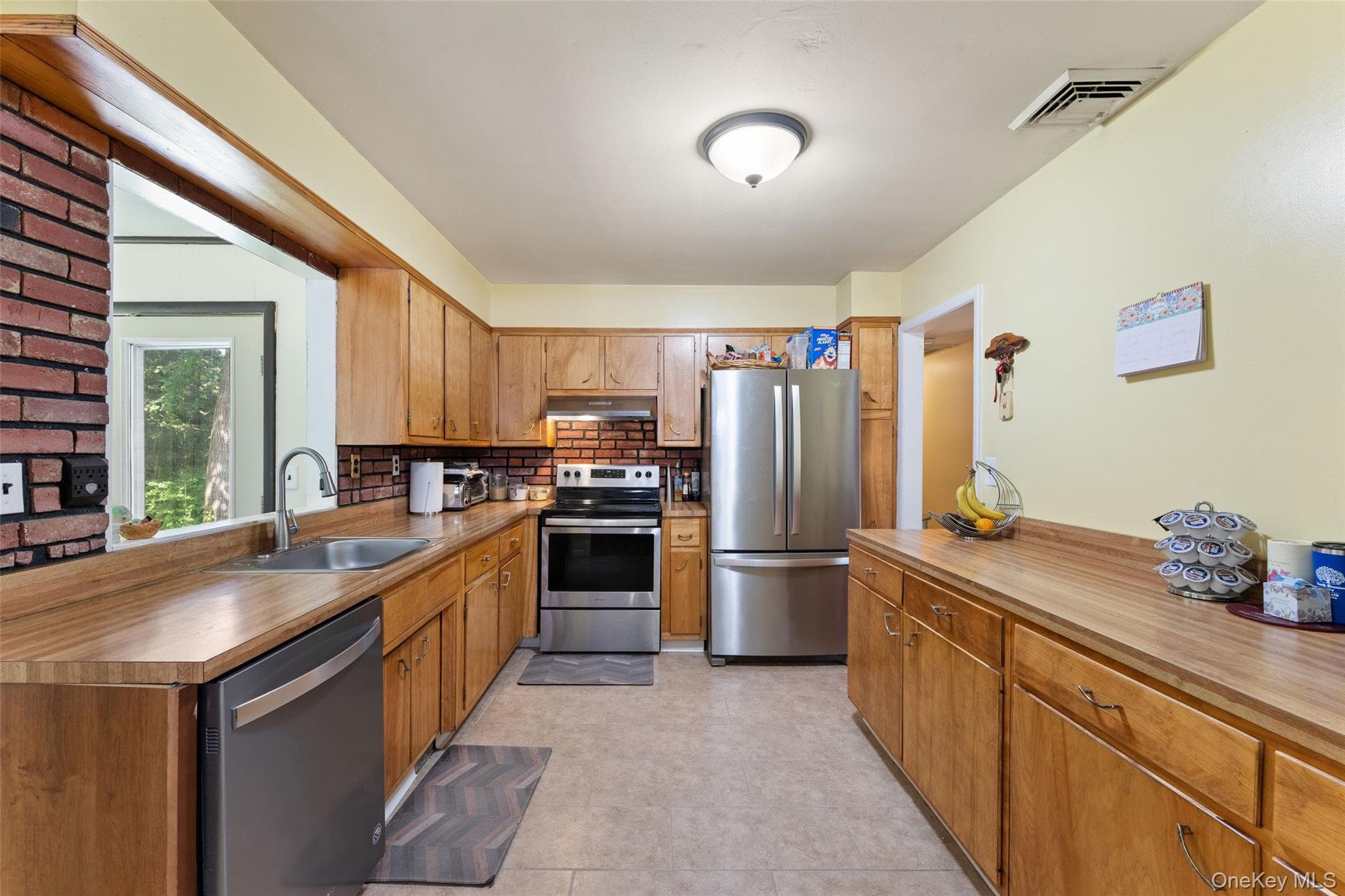 182 Geymer Drive thumbnail 10