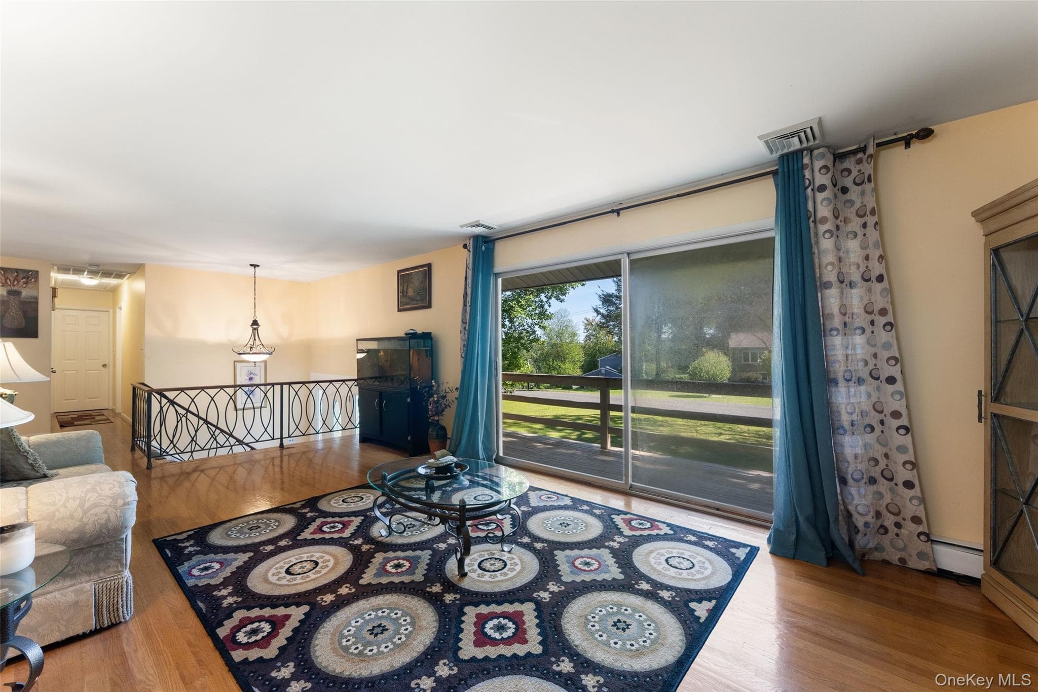 182 Geymer Drive thumbnail 6