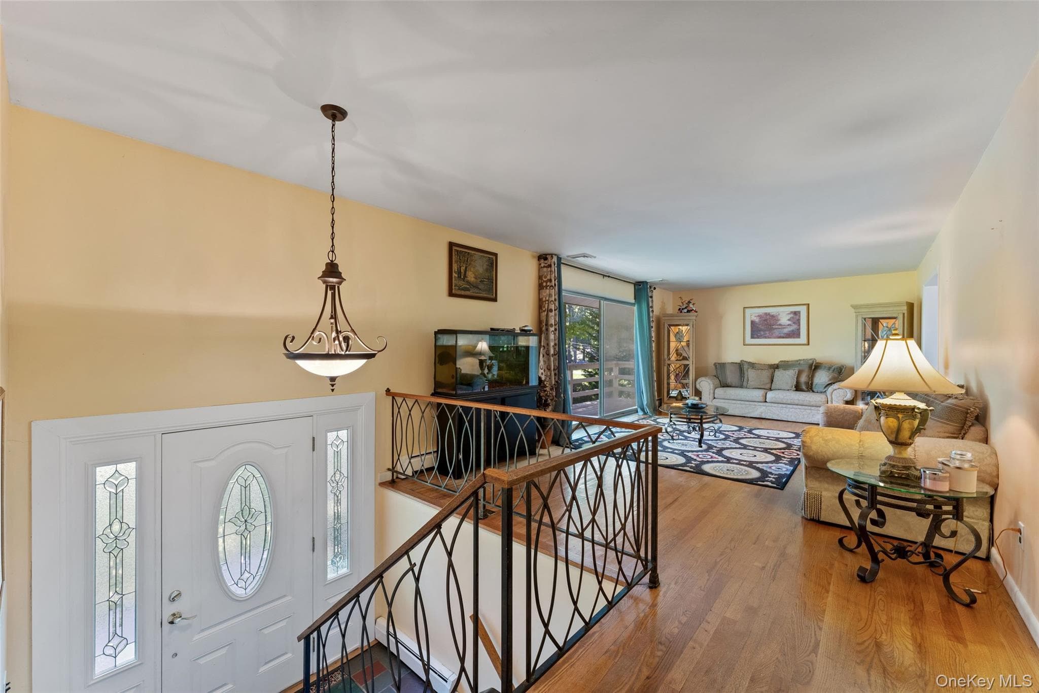 182 Geymer Drive thumbnail 3
