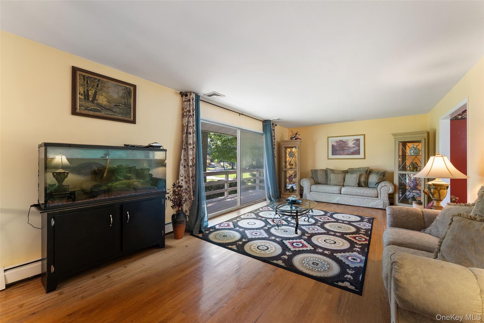 182 Geymer Drive thumbnail 4