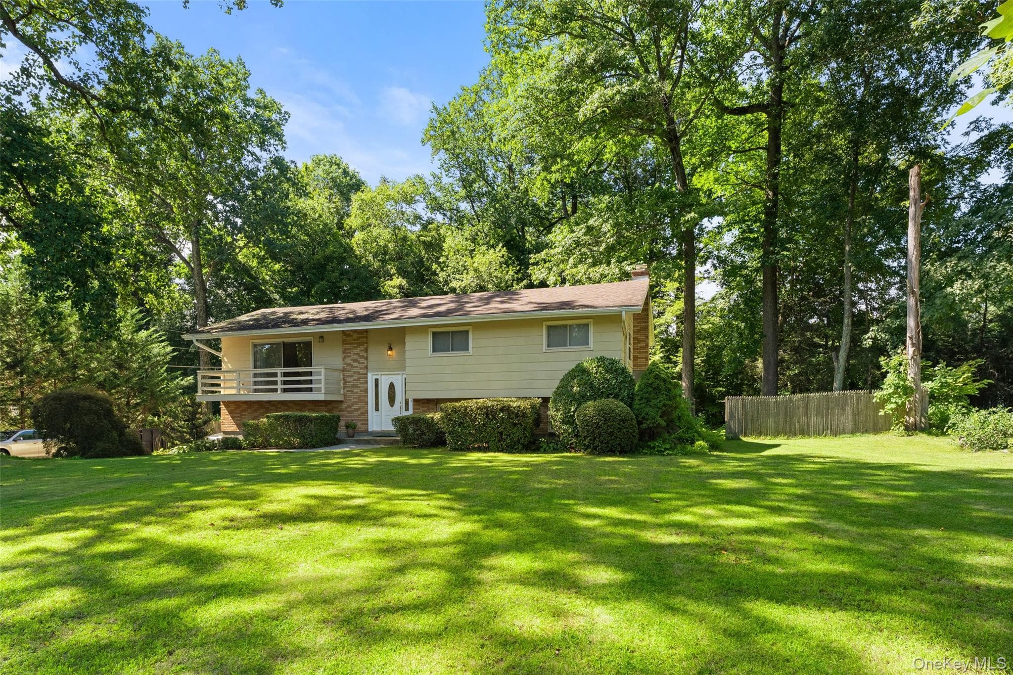 182 Geymer Drive thumbnail 2