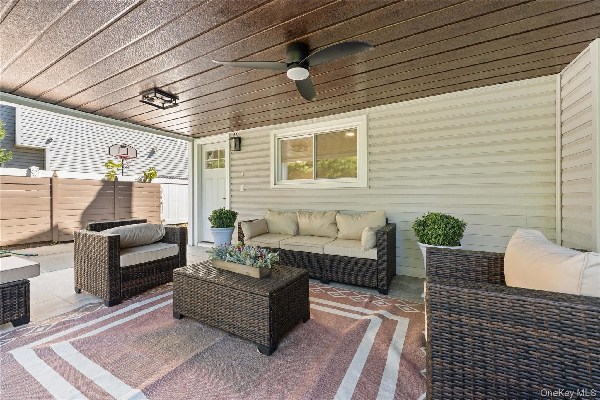 1059 Denton Avenue thumbnail 8