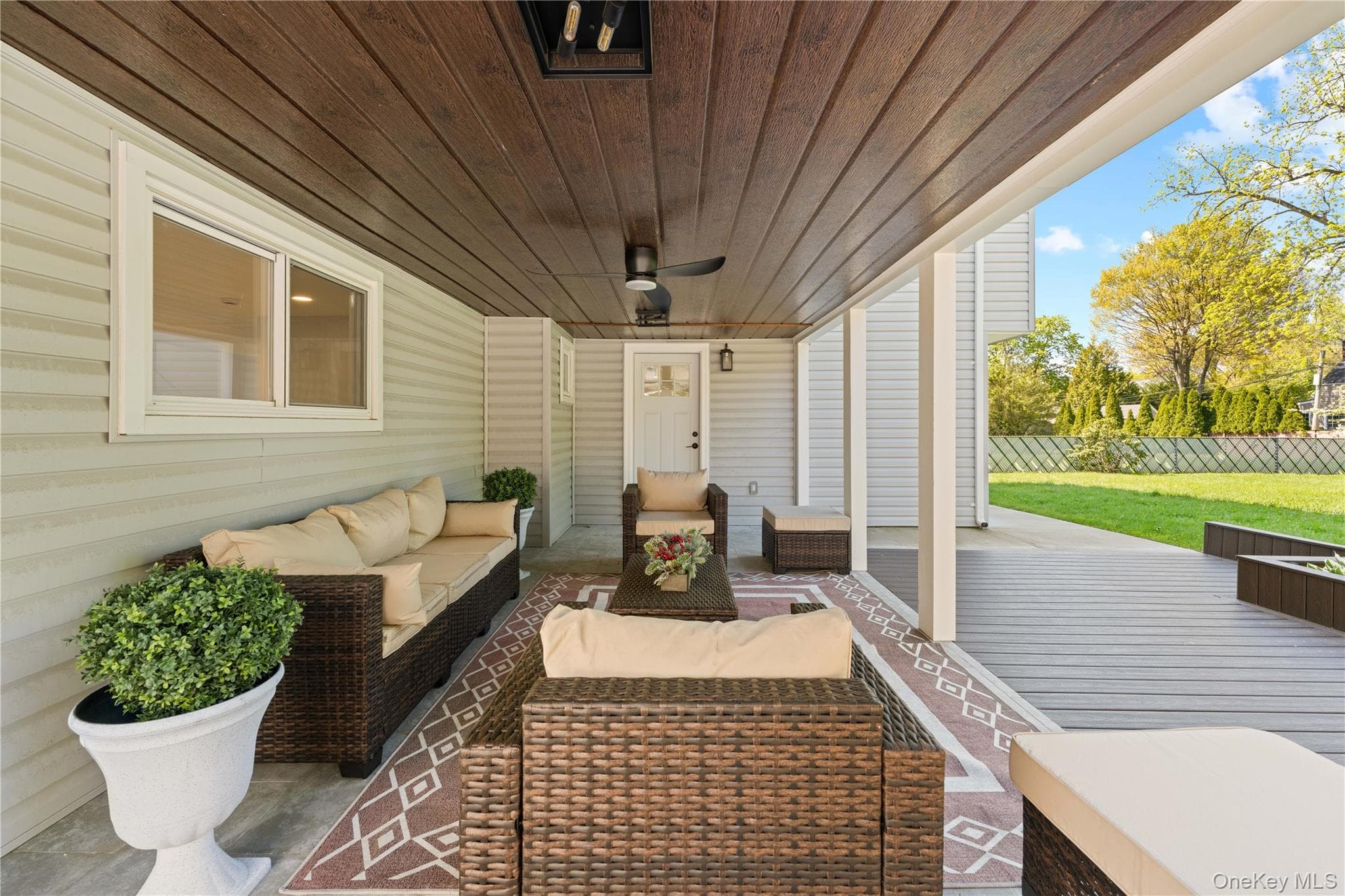 1059 Denton Avenue thumbnail 9