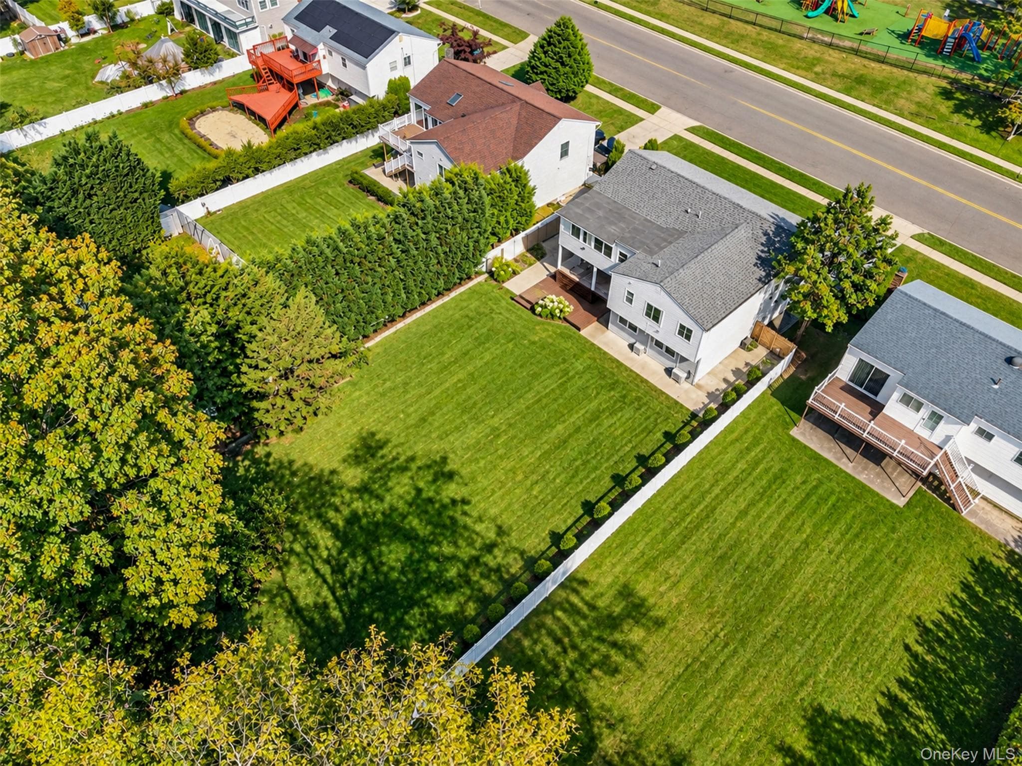 1059 Denton Avenue thumbnail 6