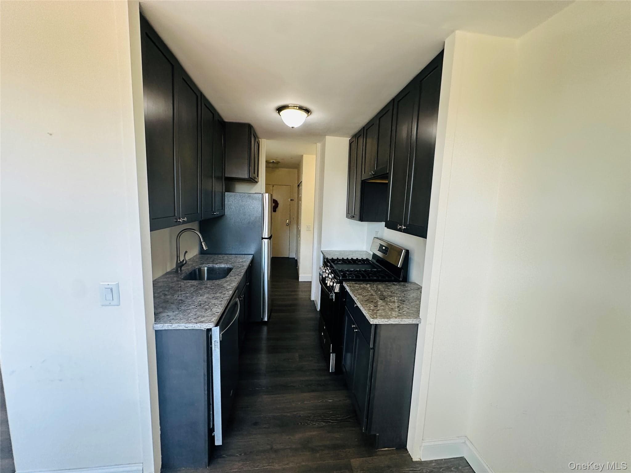 880 Boynton Avenue Unit: 8M thumbnail 4