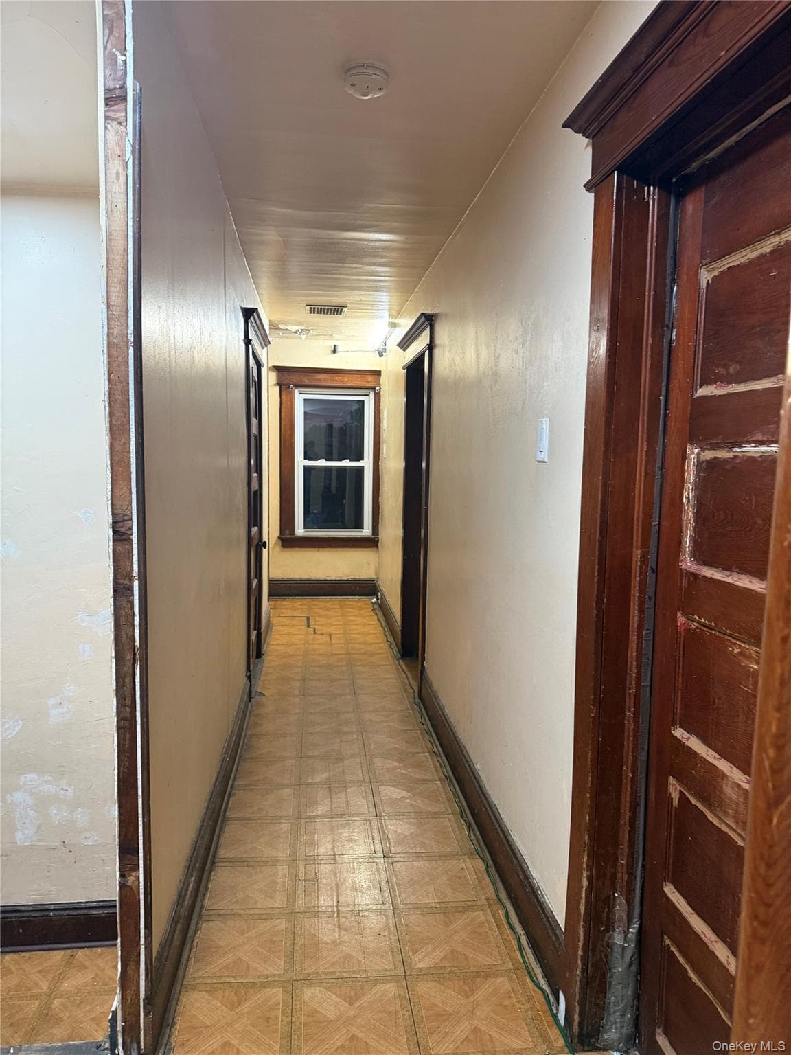 151 Amherst Street thumbnail 9
