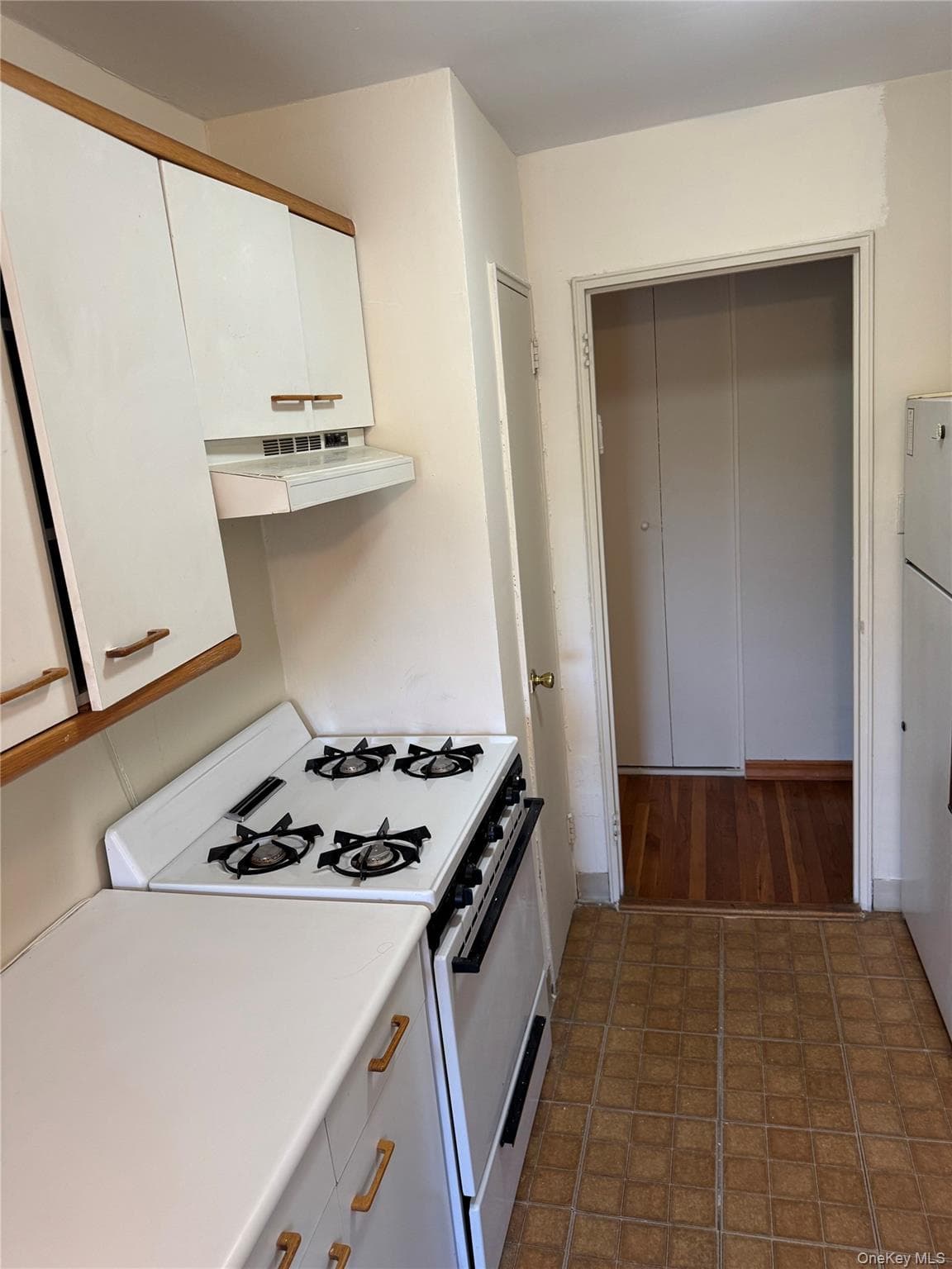 211-40 18th Avenue Unit: 4J thumbnail 4