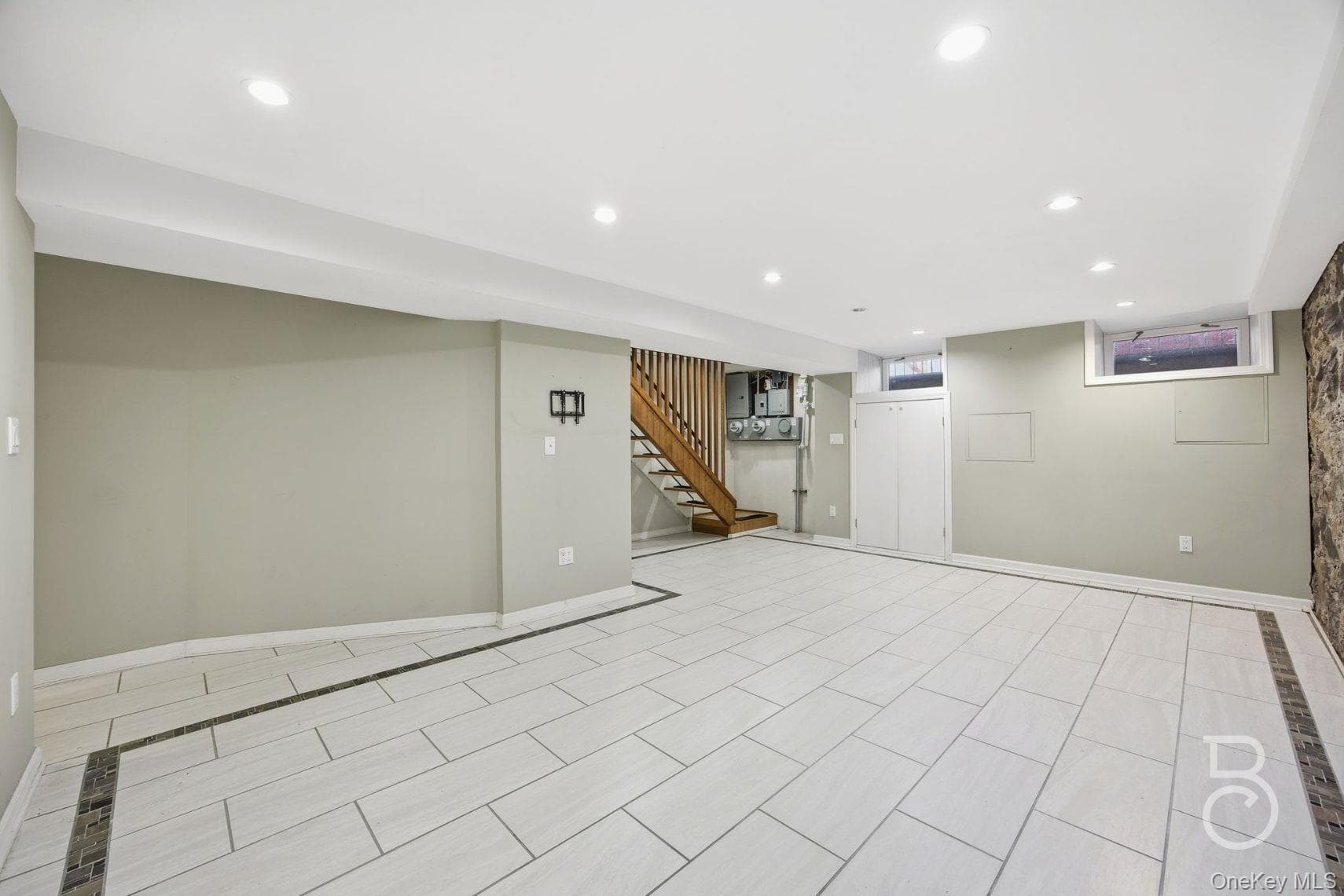 31-73 41st Street thumbnail 19