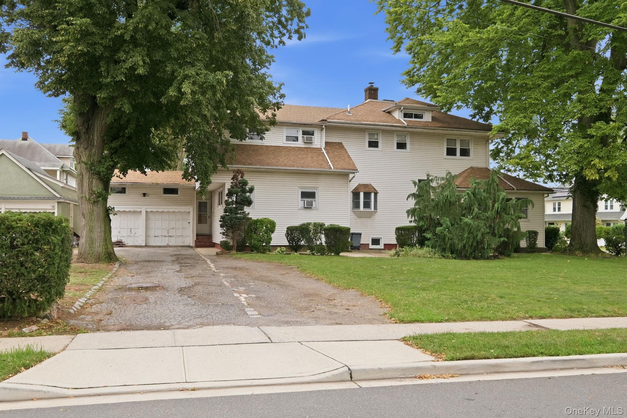 105 N Corona Avenue thumbnail 4