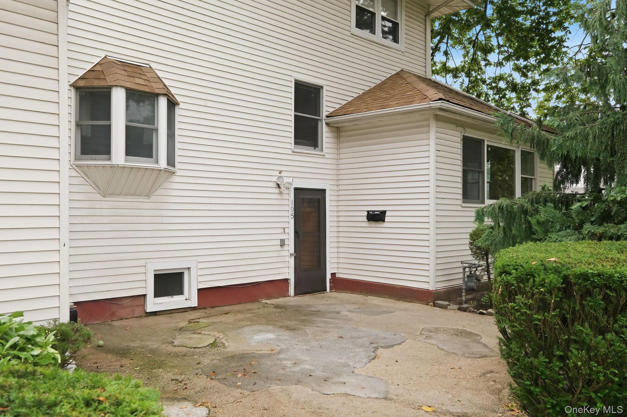 105 N Corona Avenue thumbnail 42