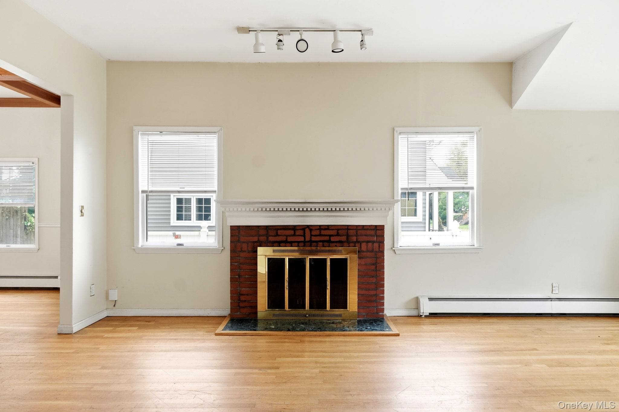 105 N Corona Avenue thumbnail 11