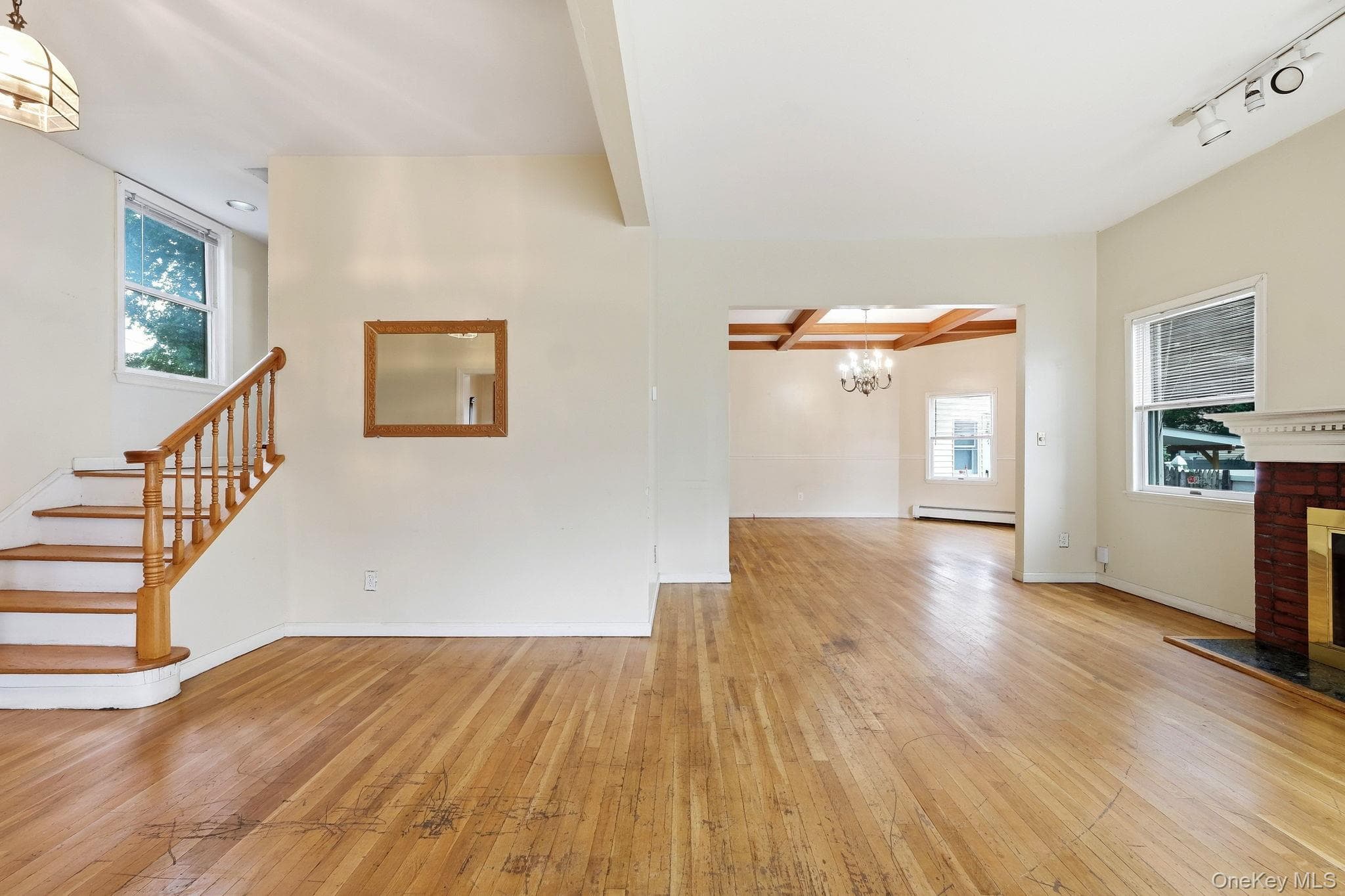 105 N Corona Avenue thumbnail 14