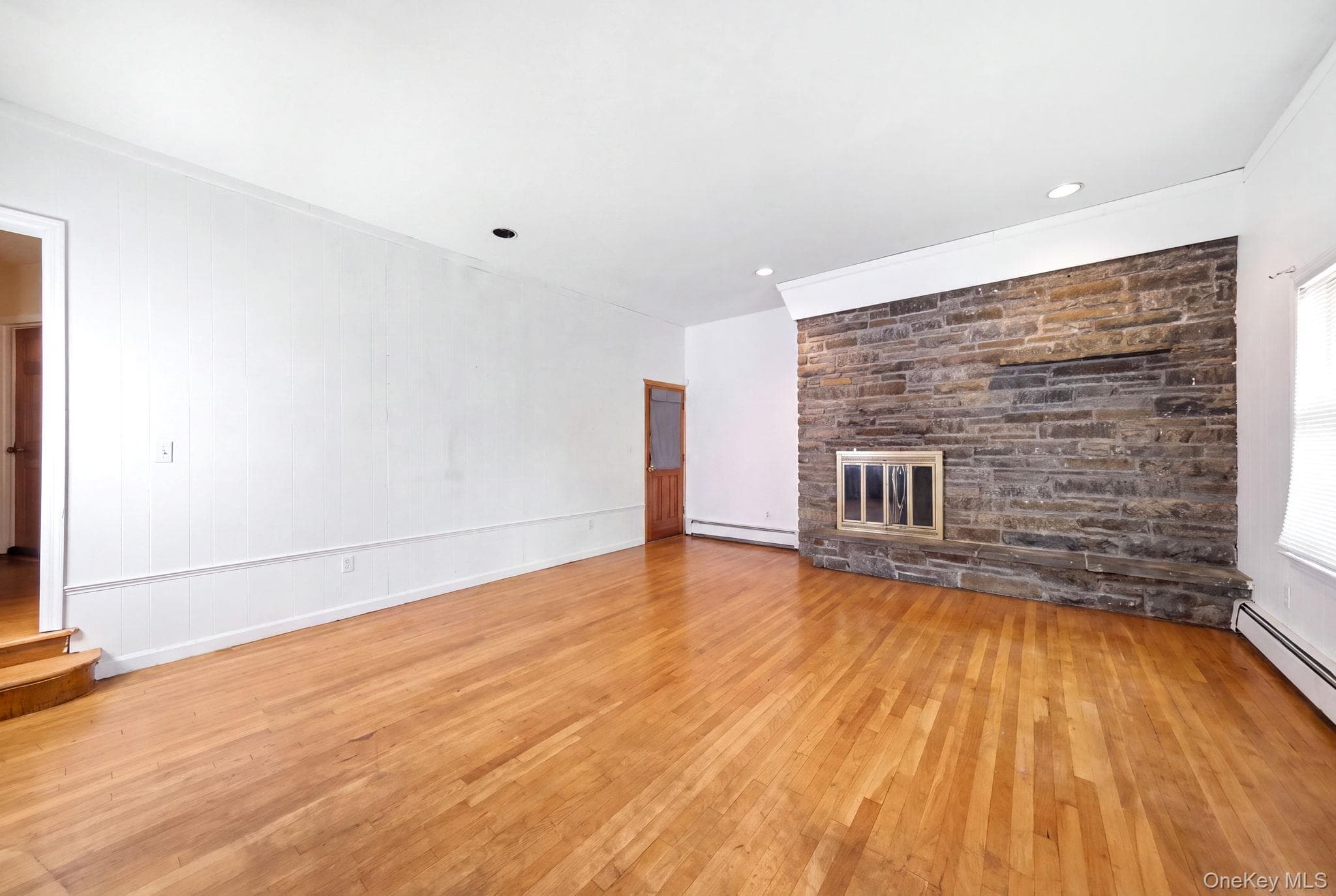 105 N Corona Avenue thumbnail 22