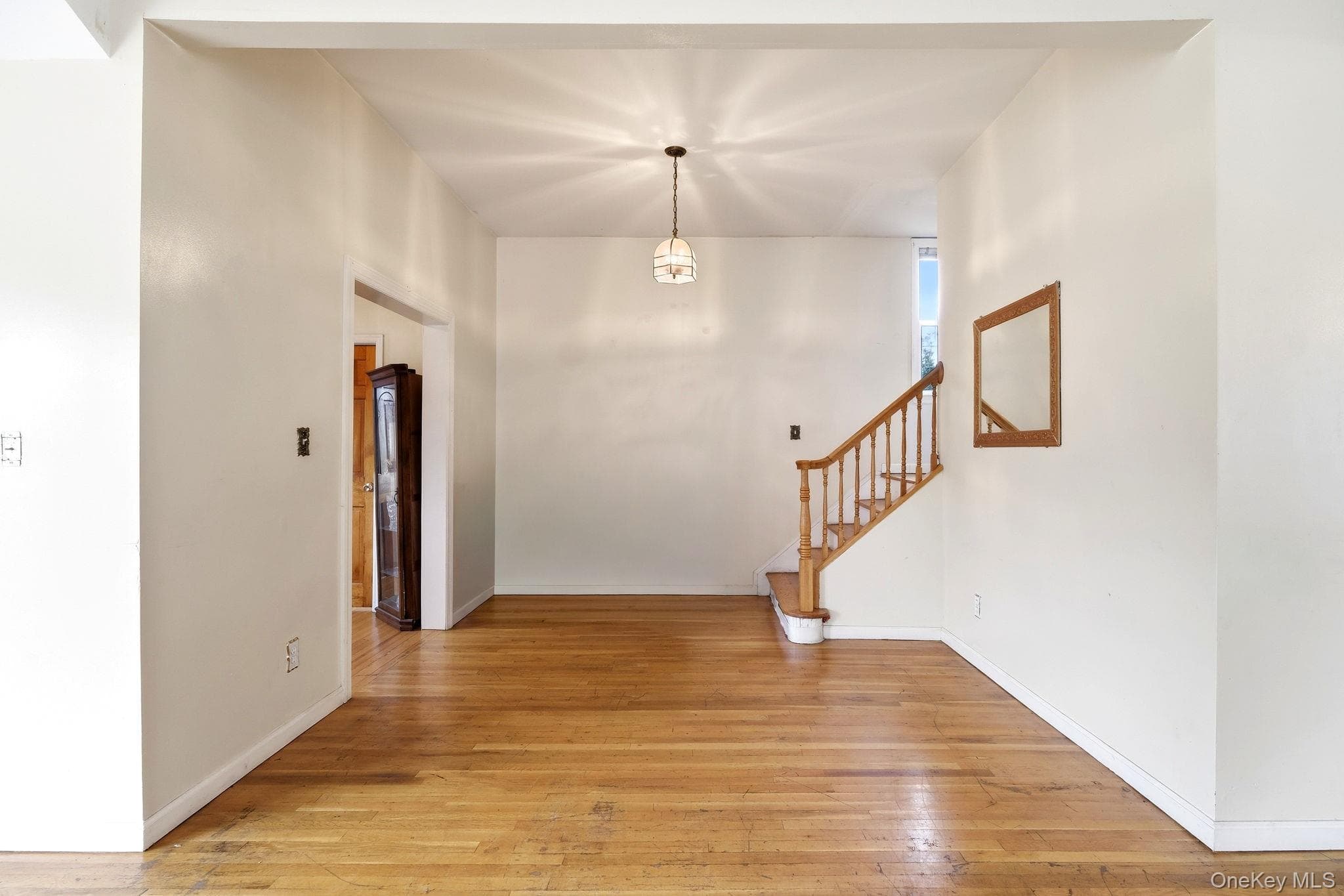 105 N Corona Avenue thumbnail 10