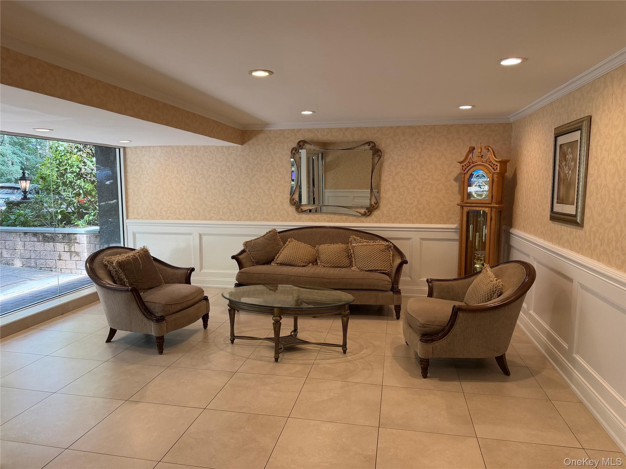 43-25 Douglaston Parkway Pkwy Unit: 4E thumbnail 3