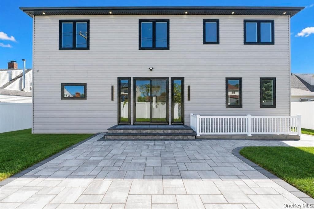 19 Coachman Lane thumbnail 32