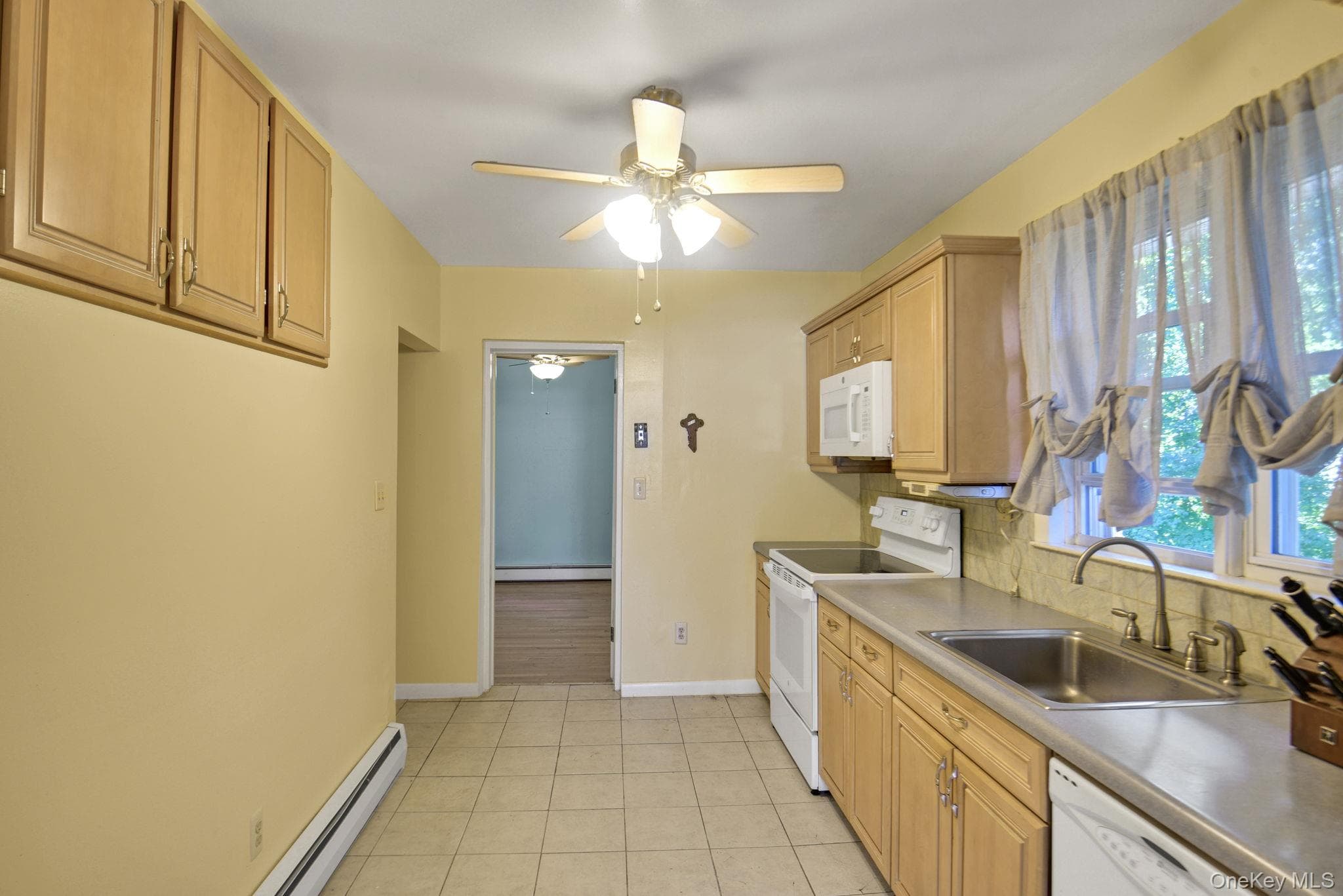 6 Arbutus Street thumbnail 11