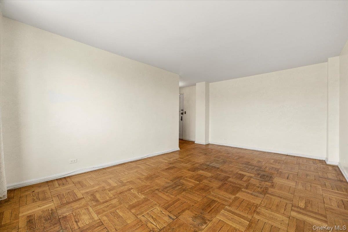 80 Knolls Crescent Unit: 6B thumbnail 3